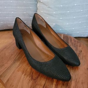 Aquatalia Textured Black Low Heel Almond Toe Pumps SZ 7.5